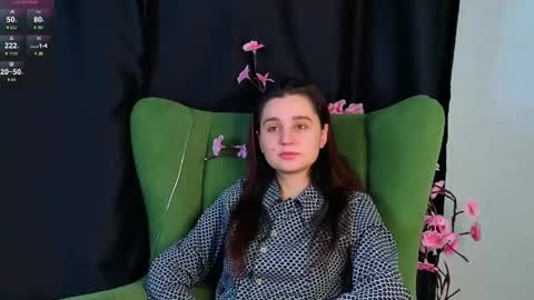 Snapshot of reynaedge chatting on June 2, 7:10 am reynaedge online show from June 2, 7:10 am