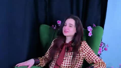 Snapshot of reynaedge chatting on June 3, 2:33 pm reynaedge online show from June 3, 2:33 pm