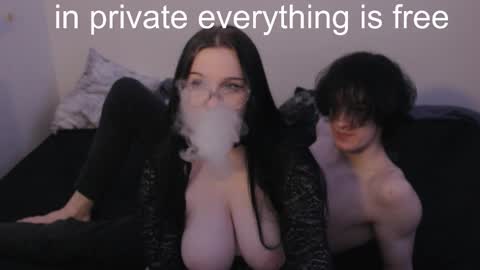 reyreyclub online show from February 8, 2:49 pm