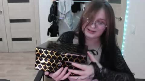 reyreyclub online show from February 2, 3:11 pm