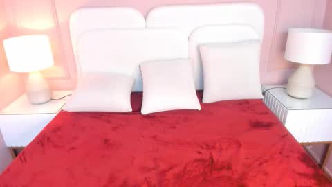 Snapshot of reze_chaw chatting on March 11, 11:27 am Reze online show from March 11, 11:27 am