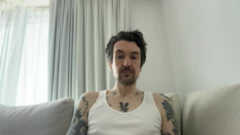 Snapshot of rfcolin chatting on June 13, 7:17 am rfcolin online show from June 13, 7:17 am