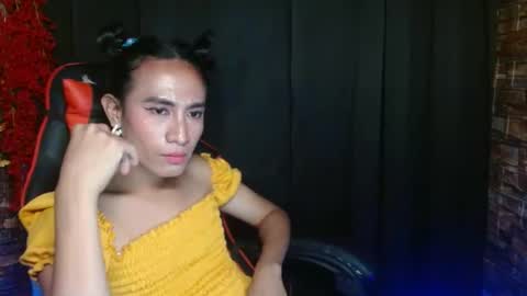 rhianesassy online show from January 13, 5:33 am