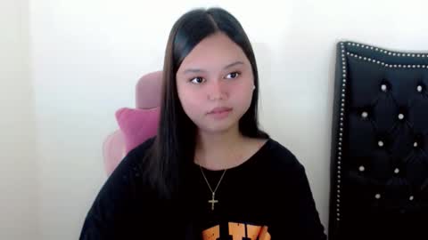 rhianne_fuckdoll online show from February 3, 9:31 pm