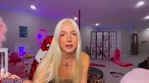 ria  online show from November 4, 3:49 am