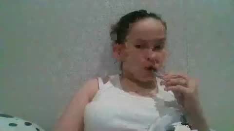 RiaLowelyt online show from June 9, 5:13 pm