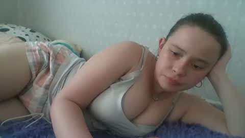 RiaLowelyt online show from June 15, 3:58 pm