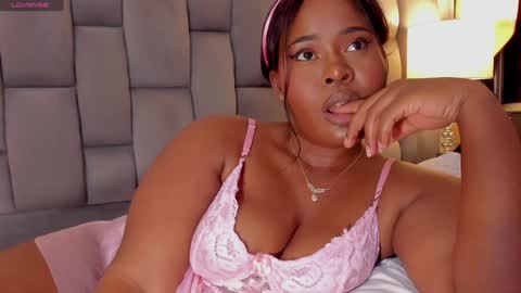 Snapshot of rianamanson chatting on January 27, 7:14 am Riana online show from January 27, 7:14 am