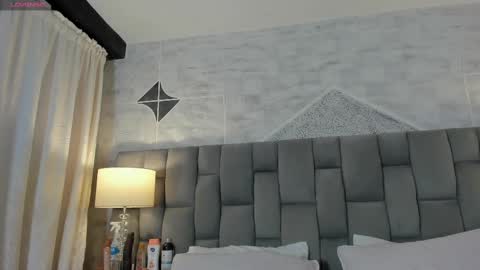 Snapshot of rianamanson chatting on February 18, 3:21 am Riana online show from February 18, 3:21 am