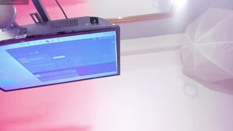 Snapshot of rianamanson chatting on March 11, 10:07 am Riana online show from March 11, 10:07 am