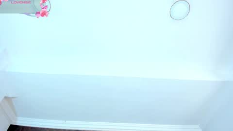 Snapshot of rianamanson chatting on September 8, 4:39 pm Riana online show from September 8, 4:39 pm