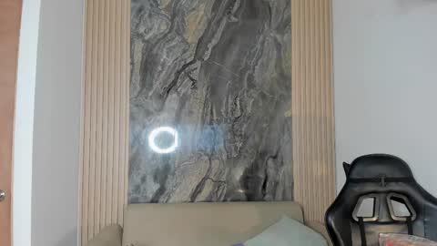 Snapshot of rianamanson chatting on October 5, 4:49 pm Riana online show from October 5, 4:49 pm