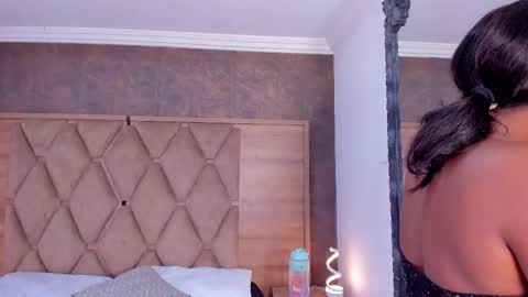 Snapshot of rianamanson chatting on October 27, 3:54 am Riana online show from October 27, 3:54 am