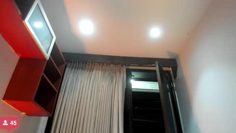 Snapshot of rianamanson chatting on November 2, 5:54 am Riana online show from November 2, 5:54 am