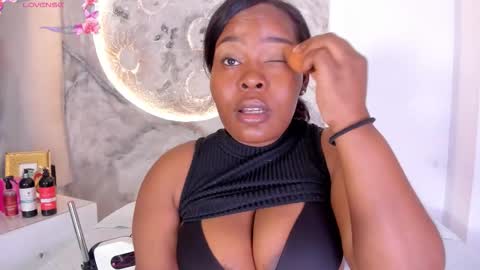 Snapshot of rianamanson chatting on December 4, 5:06 am Riana online show from December 4, 5:06 am