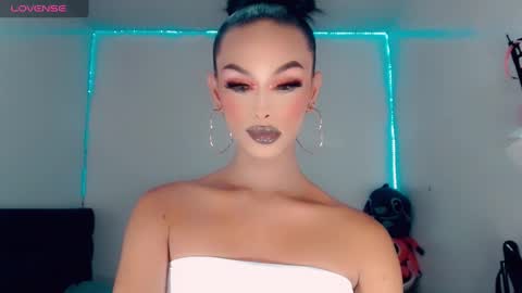 Snapshot of riannagarcia_ chatting on November 15, 4:32 am Rianna Garcia online show from November 15, 4:32 am