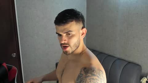 ricardogonzalez666 online show from January 15, 4:04 am