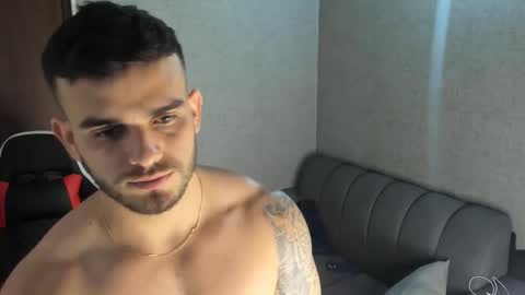 ricardogonzalez666 online show from January 26, 2:24 am