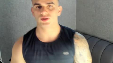 ricardogonzalez666 online show from January 28, 7:43 am