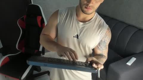 ricardogonzalez666 online show from February 10, 5:19 pm