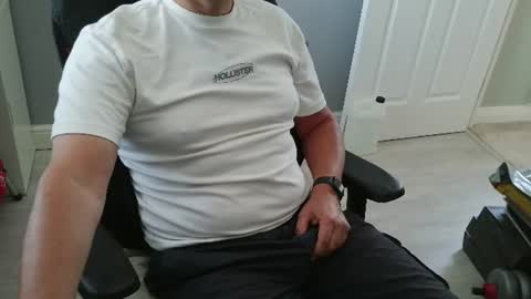 Snapshot of rich_uk56 chatting on June 25, 9:58 am UK Straight Guy online show from June 25, 9:58 am