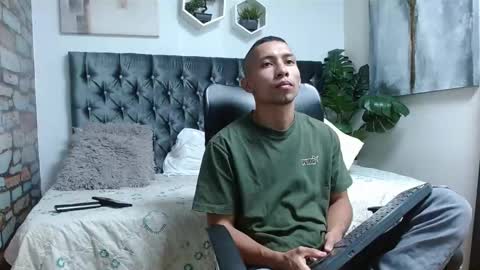 richar_voller online show from March 5, 11:17 am