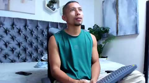 richar_voller online show from July 25, 11:30 am