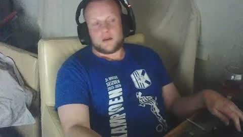 richardd110011 online show from July 16, 8:15 pm