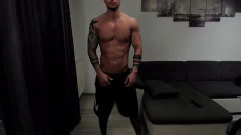 Snapshot of richarddarell chatting on December 3, 5:53 am RichardDarell online show from December 3, 5:53 am