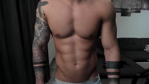 Snapshot of richarddarell chatting on January 15, 8:51 am RichardDarell online show from January 15, 8:51 am