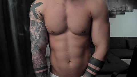 Snapshot of richarddarell chatting on January 17, 5:53 am RichardDarell online show from January 17, 5:53 am