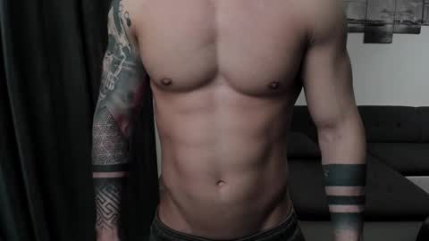 Snapshot of richarddarell chatting on January 25, 6:01 am RichardDarell online show from January 25, 6:01 am