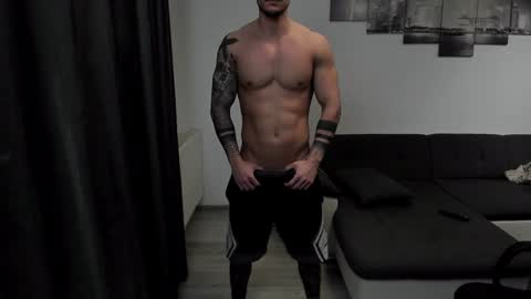 Snapshot of richarddarell chatting on February 3, 5:51 am RichardDarell online show from February 3, 5:51 am