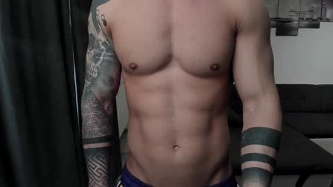 Snapshot of richarddarell chatting on February 4, 6:25 am RichardDarell online show from February 4, 6:25 am