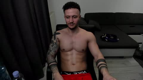 Snapshot of richarddarell chatting on February 5, 8:54 am RichardDarell online show from February 5, 8:54 am