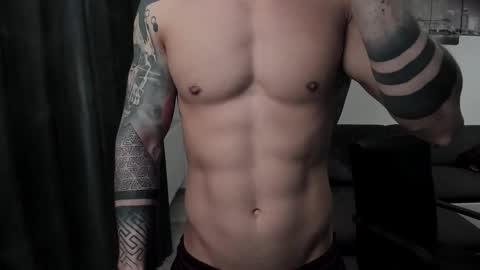 Snapshot of richarddarell chatting on February 10, 5:36 am RichardDarell online show from February 10, 5:36 am