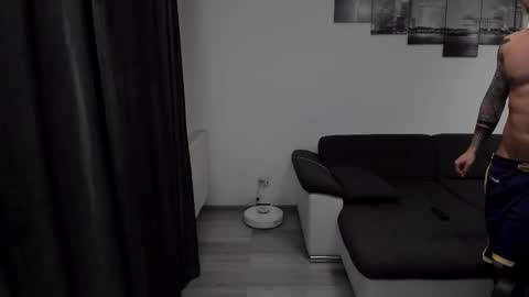 Snapshot of richarddarell chatting on February 16, 6:43 am RichardDarell online show from February 16, 6:43 am