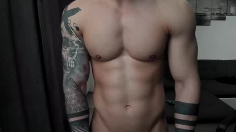 Snapshot of richarddarell chatting on February 16, 9:48 am RichardDarell online show from February 16, 9:48 am