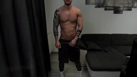 Snapshot of richarddarell chatting on March 3, 6:48 am RichardDarell online show from March 3, 6:48 am