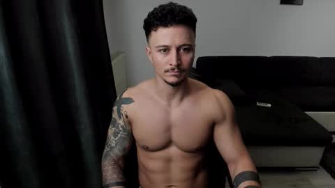 Snapshot of richarddarell chatting on September 9, 5:18 am RichardDarell online show from September 9, 5:18 am