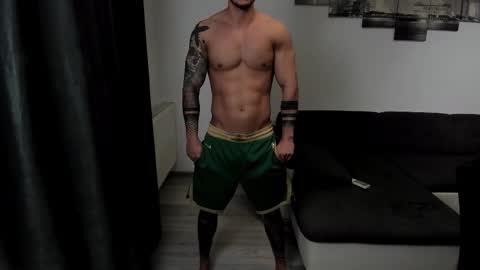 Snapshot of richarddarell chatting on September 27, 4:50 am RichardDarell online show from September 27, 4:50 am