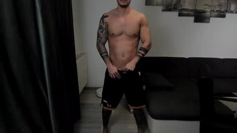 Snapshot of richarddarell chatting on November 6, 5:30 am RichardDarell online show from November 6, 5:30 am