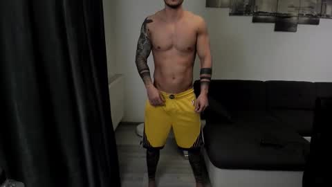 Snapshot of richarddarell chatting on November 11, 5:07 am RichardDarell online show from November 11, 5:07 am