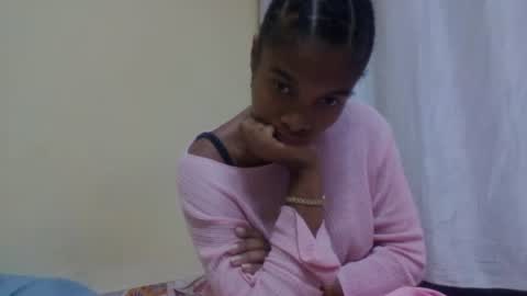 Snapshot of richella34 chatting on June 7, 10:35 pm richella34 online show from June 7, 10:35 pm