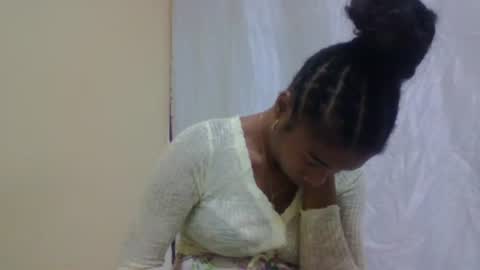 Snapshot of richella34 chatting on June 12, 9:52 am richella34 online show from June 12, 9:52 am