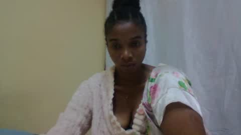Snapshot of richella34 chatting on June 12, 11:14 pm richella34 online show from June 12, 11:14 pm