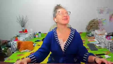 Anna - not anna - right Anna  online show from December 7, 2:13 pm