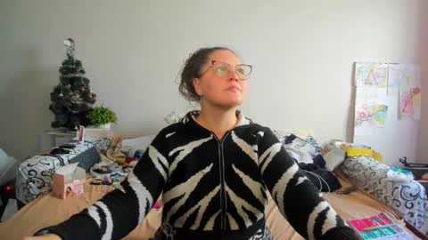 Anna - not anna - right Anna  online show from February 1, 11:53 am