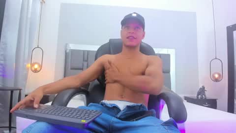 Ricky  online show from December 31, 8:02 pm