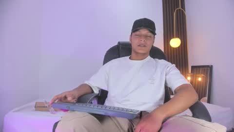 Ricky  online show from January 17, 9:17 pm